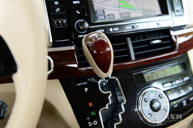 2012款 3.5 7人座豪華型