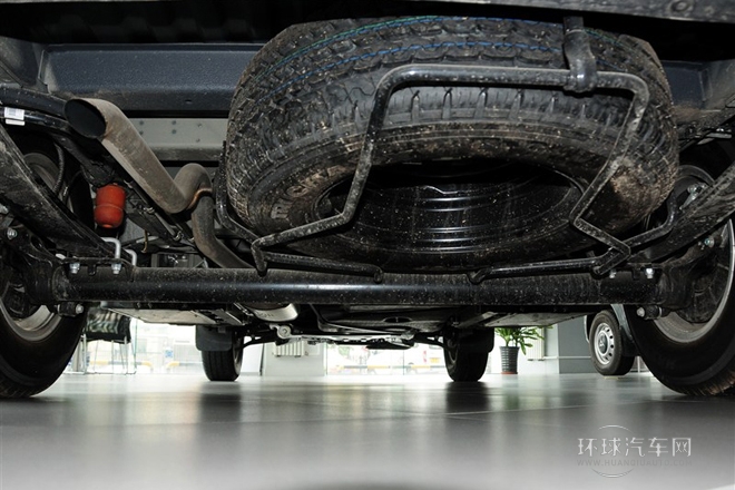 2011款 2.5T短軸低頂尊杰版