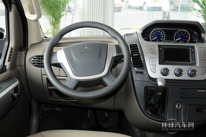 2011款 2.5T短軸低頂尊杰版