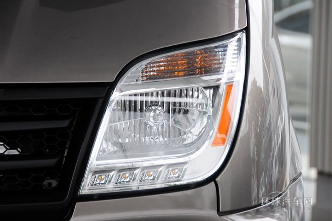 2011款 2.5T短軸低頂尊杰版