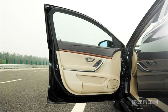 2012款 2.4L 豪華行政版
