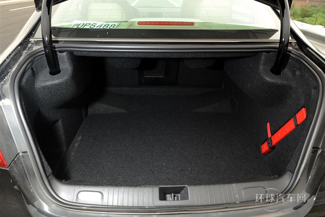 2012款 2.4L 豪華行政版