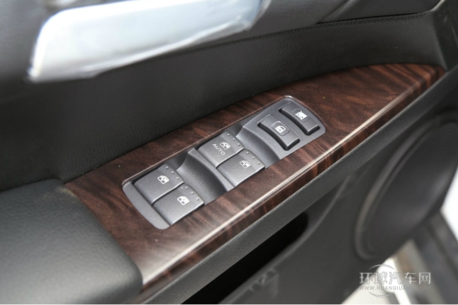 2014款 1.8T 2WD 自動勝域特裝版