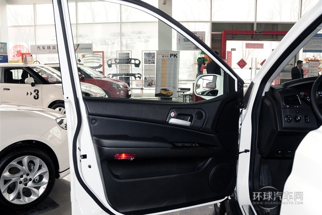 2014款 1.8T 4WD 自動豪域特裝版