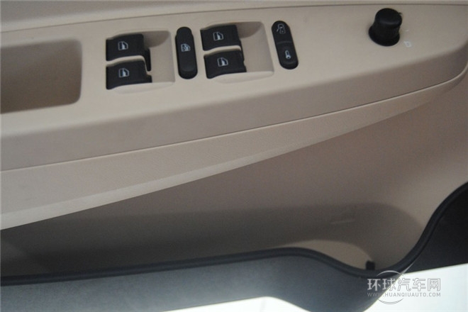 2013款 兩廂 1.5L AMT銳意版