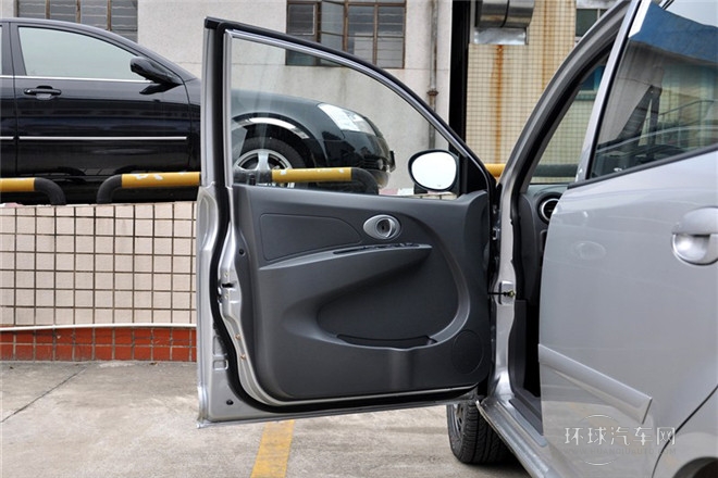 2012款 1.0L 手動舒適型