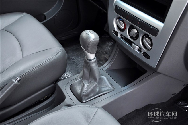 2012款 1.0L 手動(dòng)舒適型