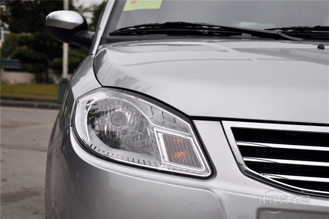 2012款 1.0L 手動(dòng)舒適型