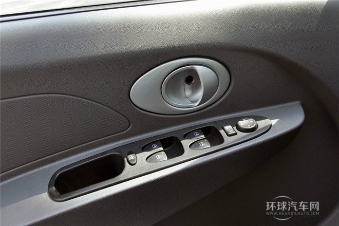 2012款 1.0L 手動數智導航版