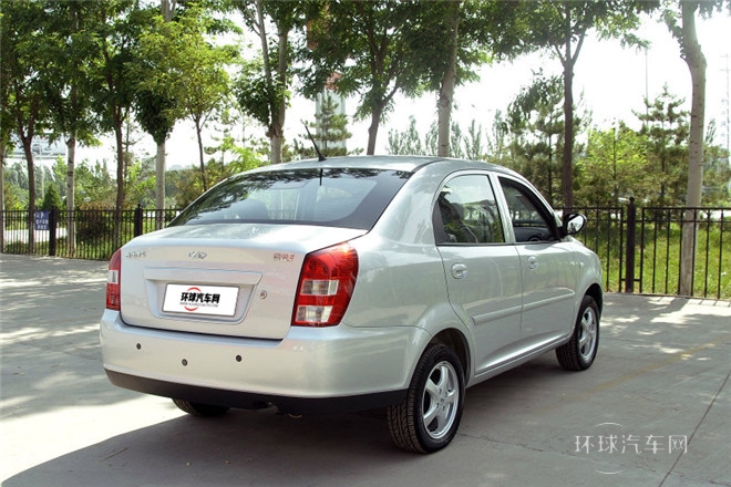 2012款 1.0L 手動(dòng)數(shù)智導(dǎo)航版