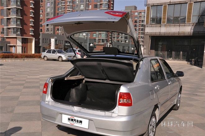 2012款 1.5L 手動(dòng)標(biāo)準(zhǔn)型