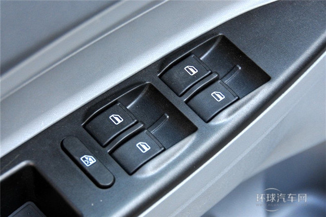 2012款 1.5L 手動舒適型