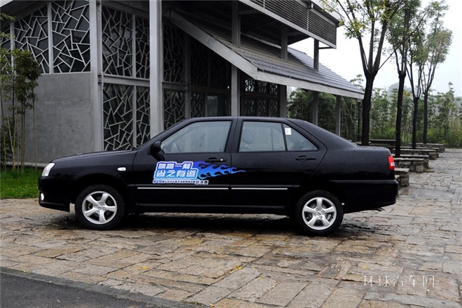 2012款 1.5L 手動尊貴型