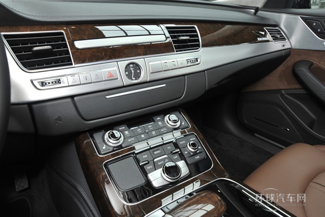 2014款 A8L 60 TFSI quattro豪華型