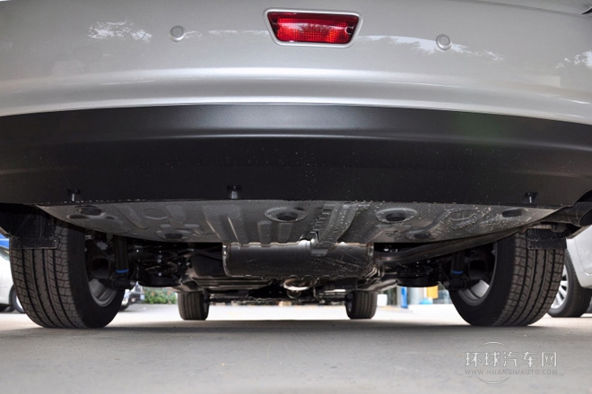 2012款 2.4 7人座豪華版