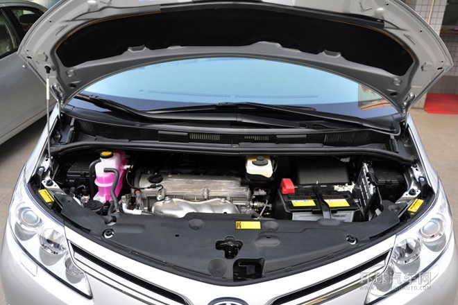 2012款 2.4 7人座豪華版