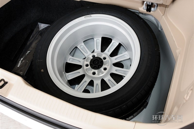 2012款 2.4 7人座標準版