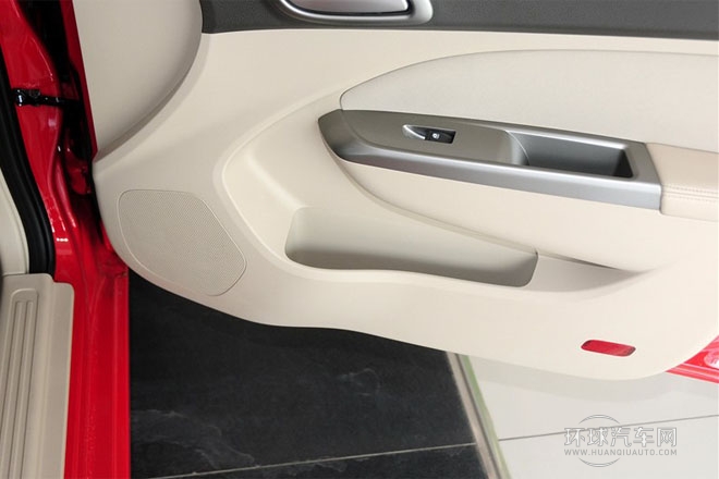 2014款1.5L手動(dòng)   標(biāo)準(zhǔn)型