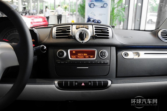 2014款 1.0 MHD 硬頂城市光波激情版