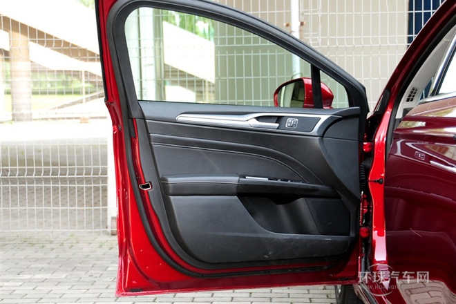 2013款 2.0L GTDi240豪華運動型