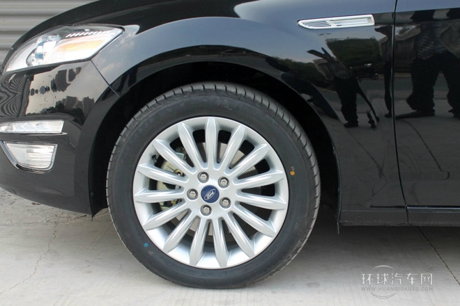 2013款 2.3L 豪華型