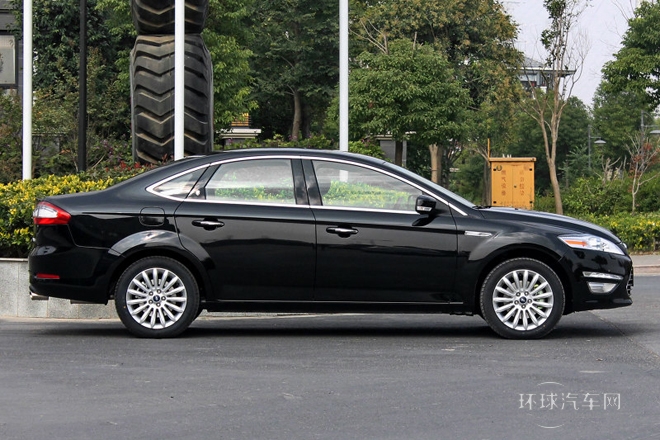 2013款 2.3L 豪華型