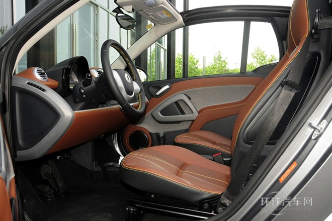 2014款 1.0 MHD 敞篷BoConcept特別版