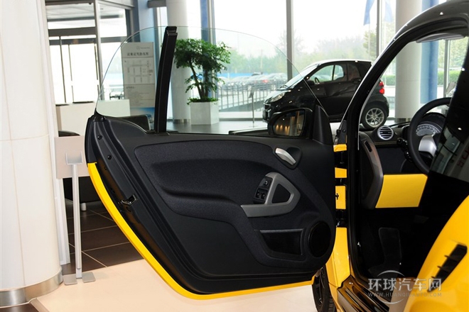 2013款 1.0 MHD 硬頂城市游俠特別版