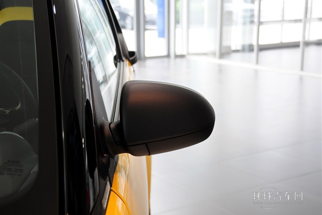 2013款 1.0 MHD 硬頂城市游俠特別版