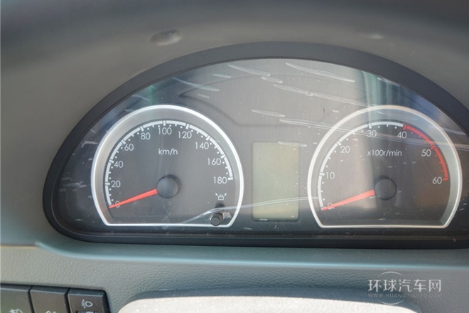 2014款 3.0T領(lǐng)尊版中軸高頂ZD30