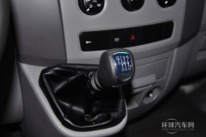 2014款 2.5T御利寶物流車中軸中頂ZD25