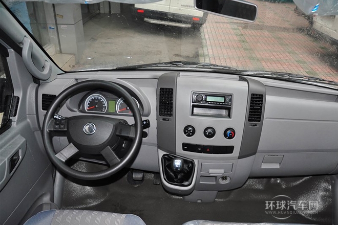 2014款 2.5T御利寶物流車中軸中頂ZD25