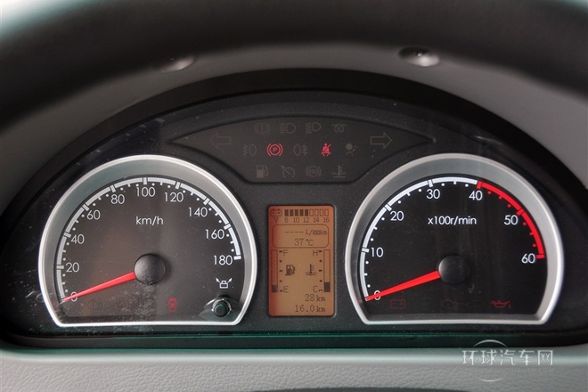 2014款 2.5T御利寶物流車標(biāo)配短軸中頂ZD25