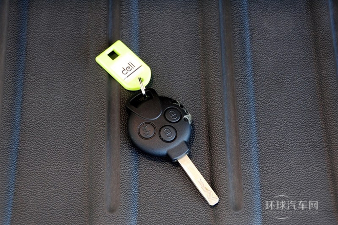 2012款 1.0 MHD 硬頂標準版