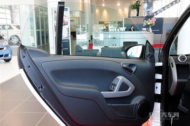 2012款 1.0 MHD 硬頂標準版