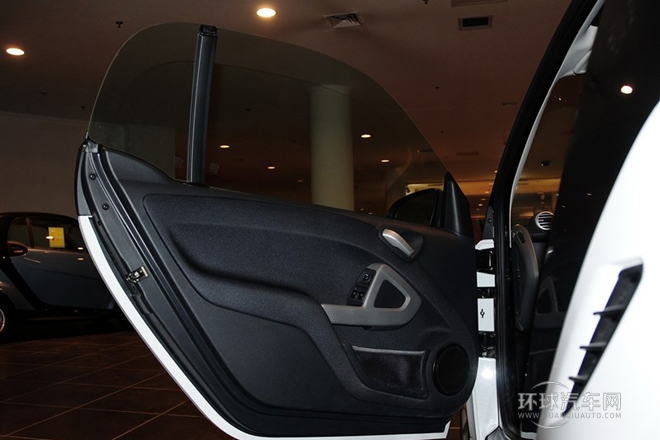 2012款 1.0 MHD 硬頂激情版