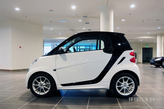 2012款 1.0 MHD 硬頂激情版