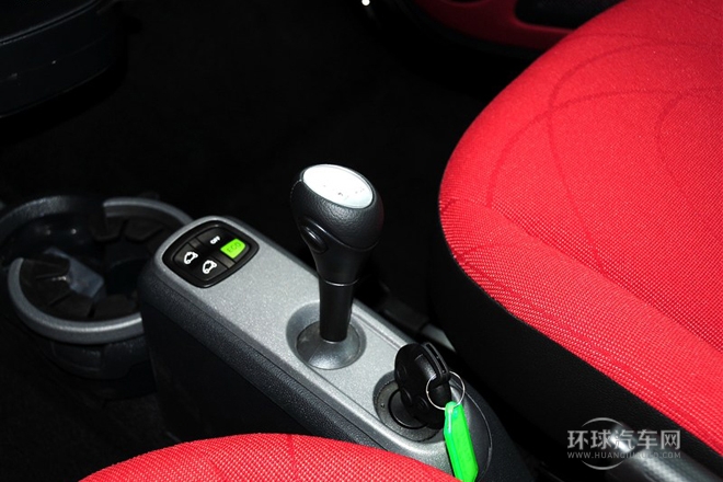 2012款 1.0 MHD 敞篷激情版