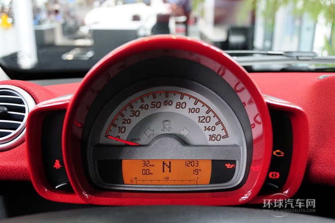 2012款 1.0 MHD 敞篷激情版