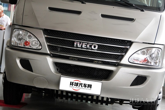 2009款 3.0T-A42基本型高頂