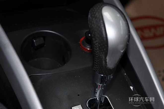 2013款 1.8L 自動5門舒適型