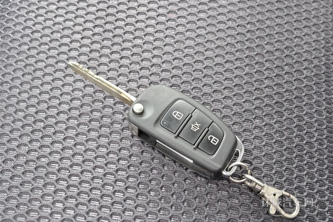 2013款 1.8L 自動(dòng)5門標(biāo)準(zhǔn)型