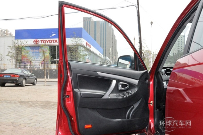 2013款 1.8L 自動5門標(biāo)準(zhǔn)型