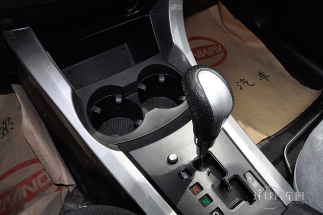 2013款 1.8L 自動5門標準型