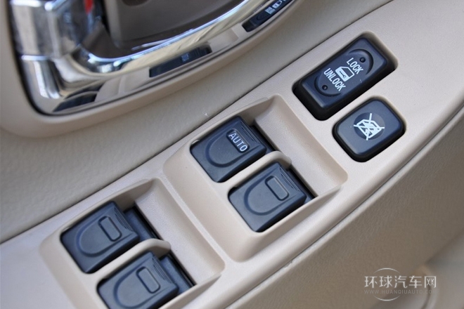 2013款 1.6L 手動5門標準型