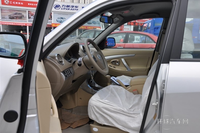 2013款 1.6L 手動5門標(biāo)準(zhǔn)型