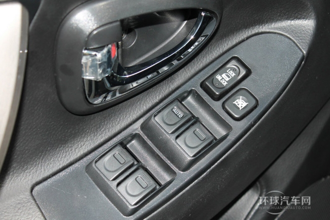 2012款 改款 1.6L 手動標準型