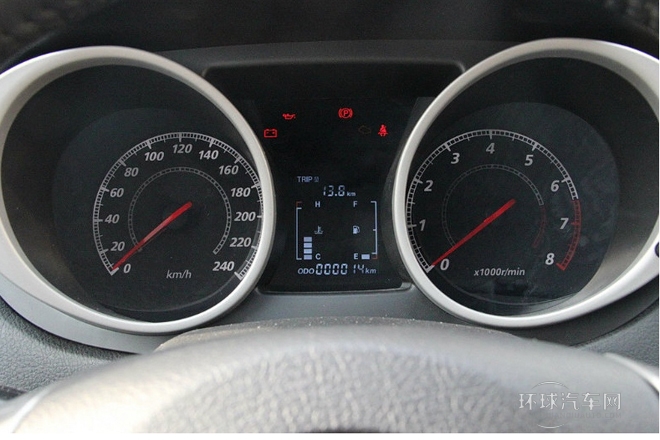 2013款 1.6L 手動(dòng)精英型