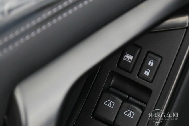 2015款 3.8T 動感酷黑內飾版