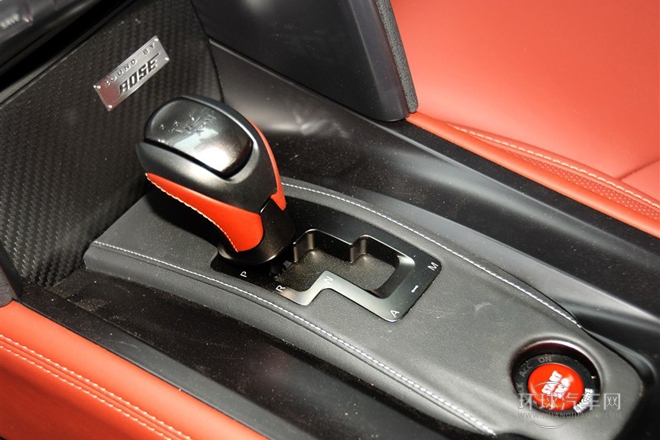 2015款 3.8T 豪華棕紅內飾版